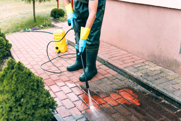 Best Pool Deck Cleaning  in Menasha, WI